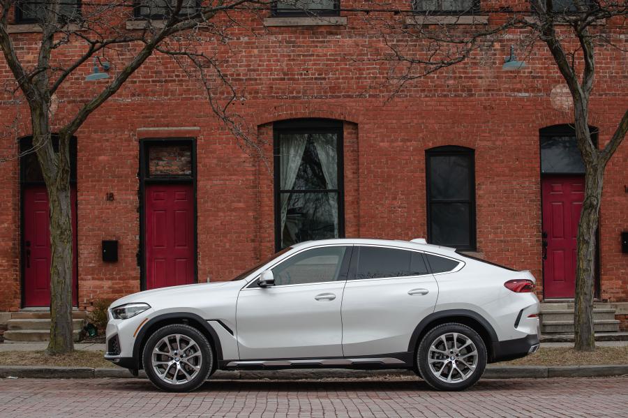  BMW X6 xDrive40i (G06) 2019 года  (NA) (фото 12 из 33)